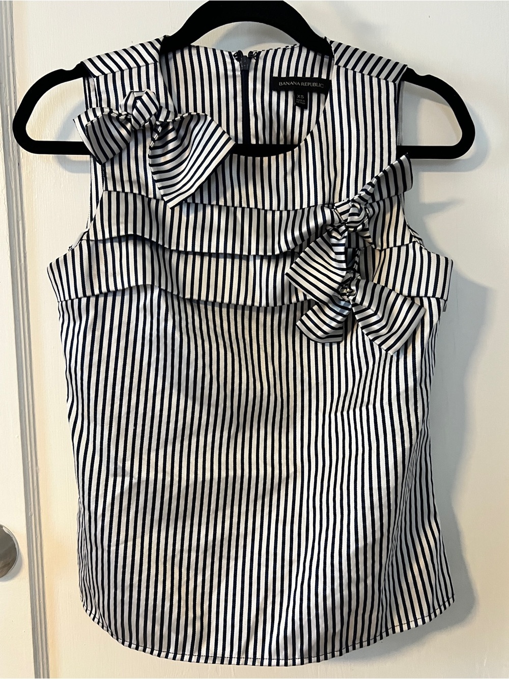 Banana Republic Navy & White Stripe Bow-Accent Sleeveless Top XS corporate-chic
